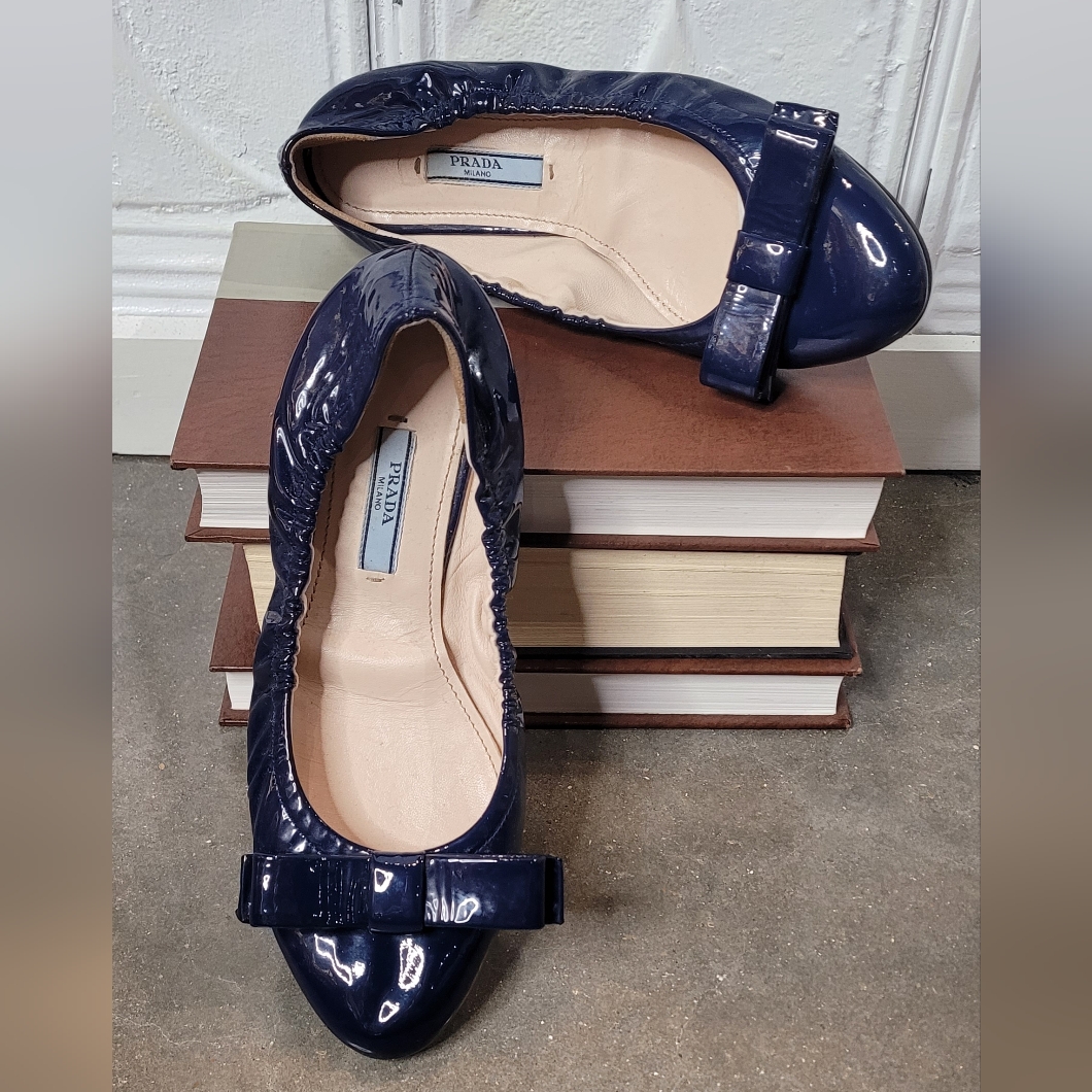 Prada Navy Blue Patent Leather Ballet Flats Bow Sz 37 Vguc